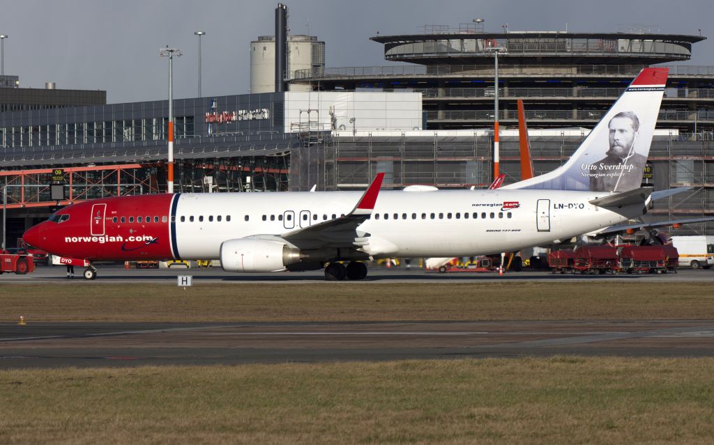 Boeing 737-800 (LN-DYO)