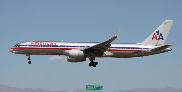 Boeing 757-200 (N626AA)