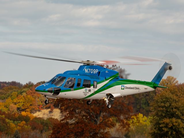 Sikorsky S-76 (N709P) - N709P, a Cleveland Clinic Critical Care Transport Sikorsky S76C+ departing from the Cleveland Clinic Fairview Hospital helipad (OH27) en route to the Cleveland Clinic South Pointe (80OI) this afternoon (27 Oct 2023).