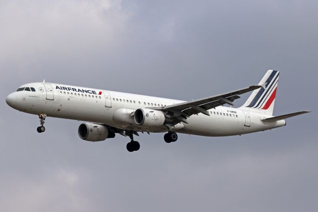 Airbus A321 (F-GMZB)