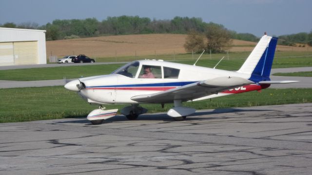 Piper Cherokee (N4885L)