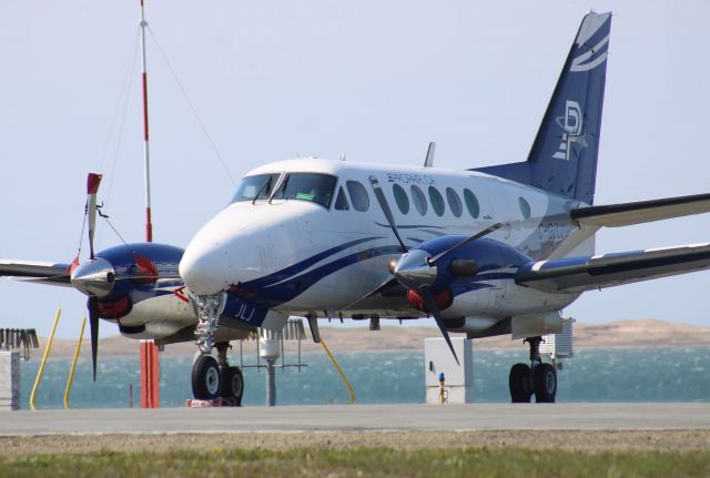 Beechcraft King Air 100 (C-GJLJ) - De la bel visite de CYGR 