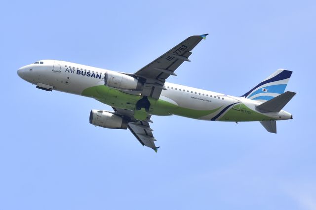 Airbus A320 (HL7753)