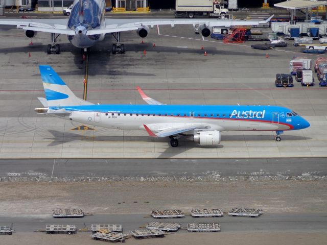 Embraer ERJ-190 (LV-CEU)