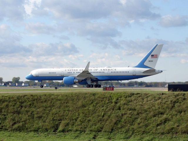 Boeing 757-200 (98-0001)