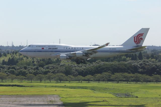 Boeing 747-400 (B-2243)