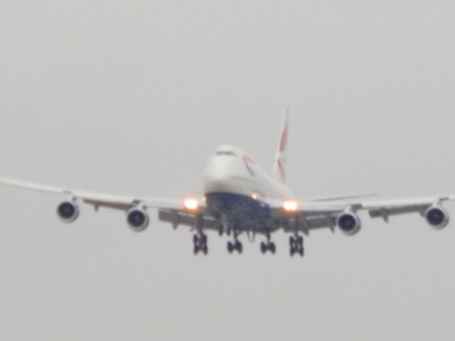 Boeing 747-400 (G-CIVB) - Anatomy of a landing