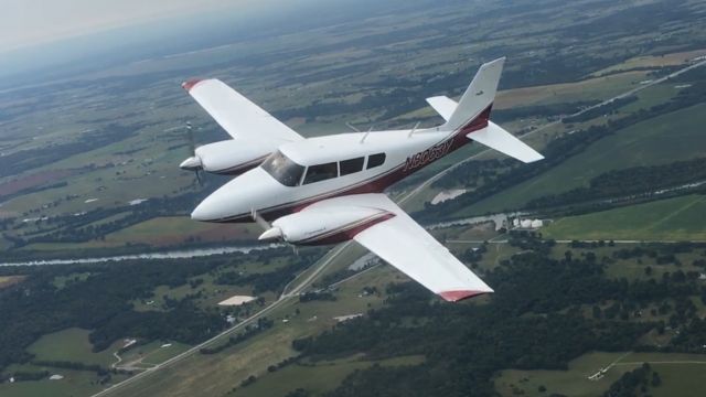 Piper PA-30 Twin Comanche (N8063Y)