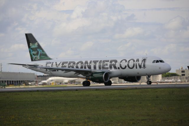 Airbus A321 (N221FR)