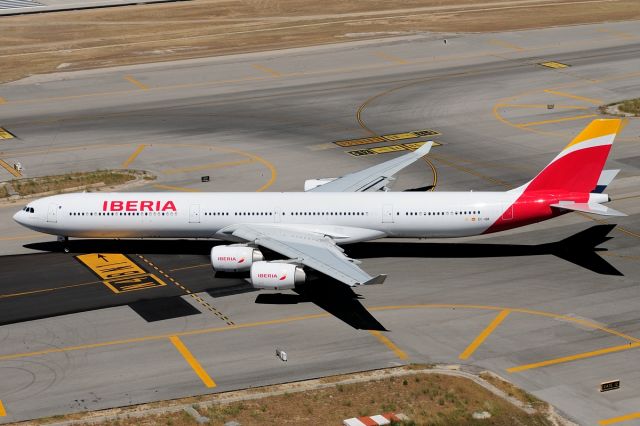 Airbus A340-600 (EC-IQR)