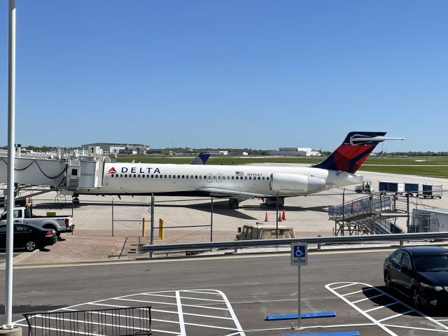 N935AT — - A gorgeous Maddog at Gate 1, getting ready for a flight to Atlanta! Date - May 7, 2022