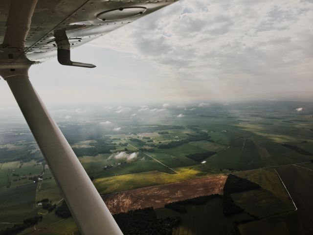 Cessna Skyhawk (N824MC)