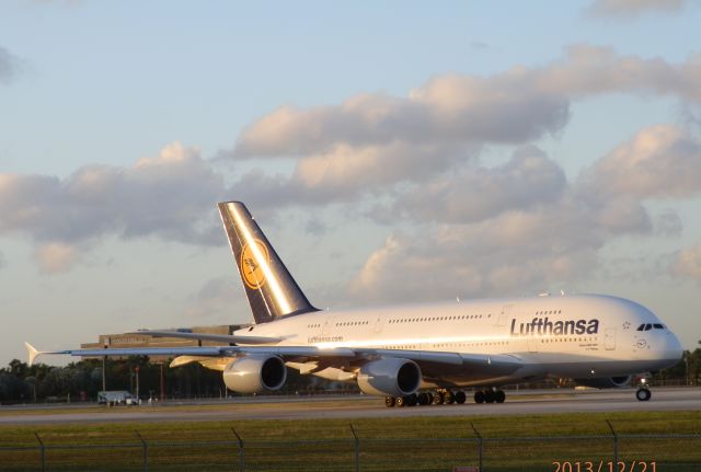 Airbus A380-800 (D-AIMC)