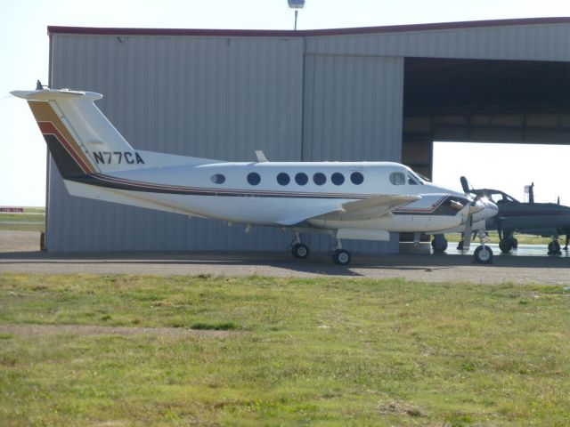 Beechcraft Super King Air 200 (N77CA)