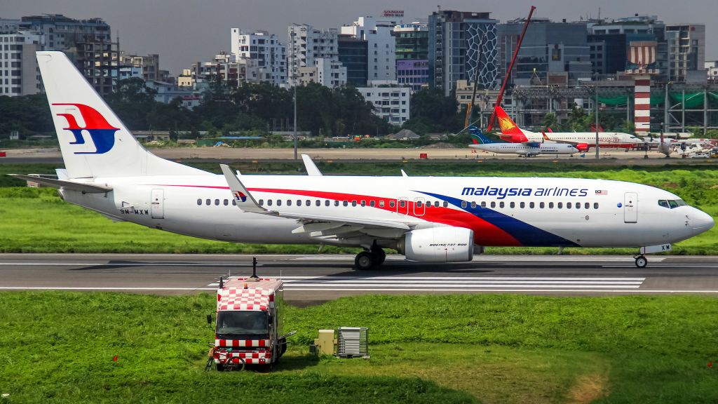 Boeing 737-700 (9M-MXW)