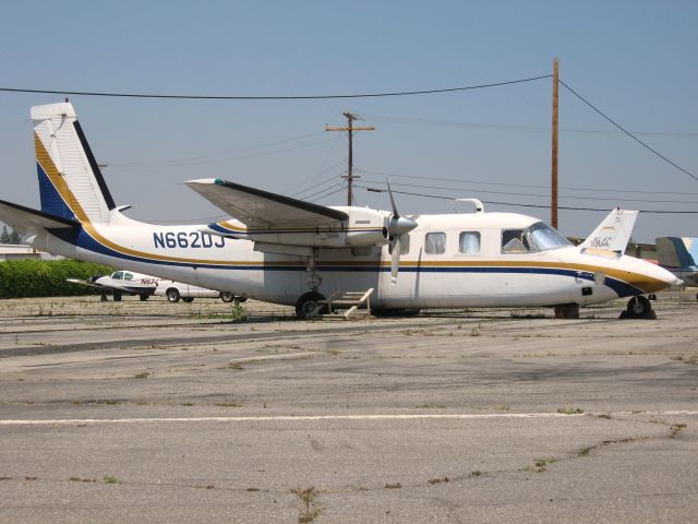 North American Rockwell Turbo Commander (680) (N662DJ) - PARKED AT RIVERSIDE MUNI