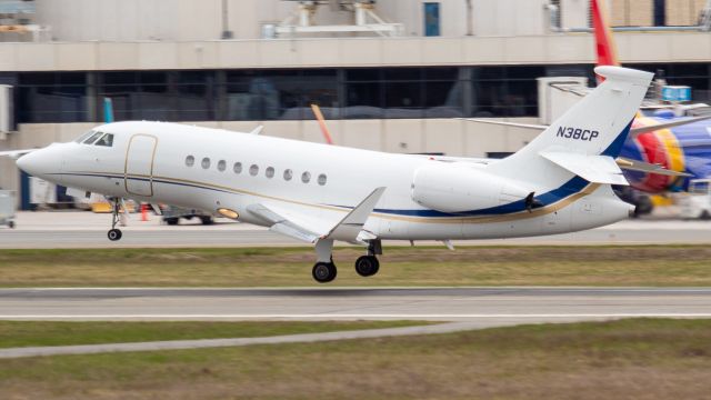 Dassault Falcon 2000 (N38CP)