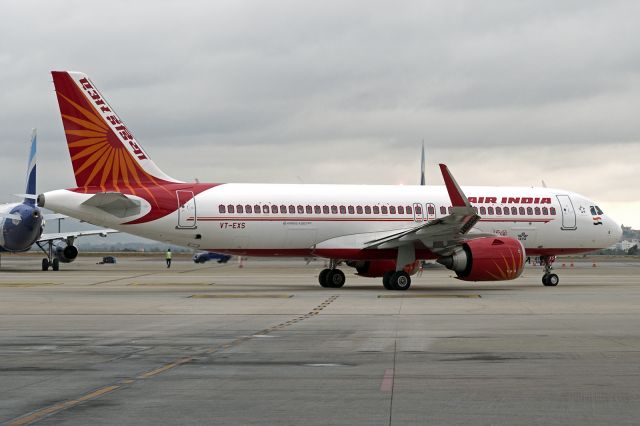 Airbus A320 (VT-EXS) - Taxiing out under cloudy skies for a morning departure to Mumbai as AI-640.