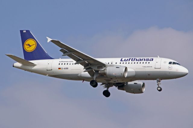 Airbus A319 (D-AIBB)