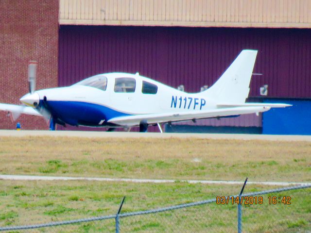 Cessna 350 (N117FP)