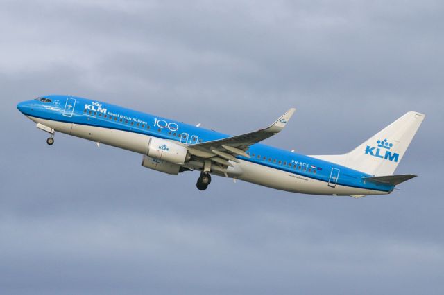 Boeing 737-800 (PH-BCK) - KL1074 departs to AMS.  PH-BCK was one of the last B737-8 build and the penultimate one for KLM