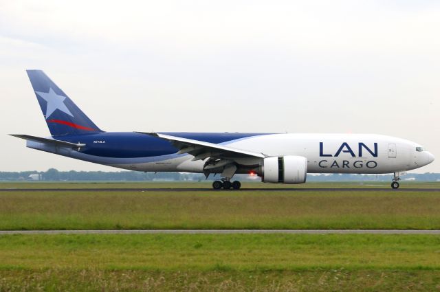 BOEING 777-200LR (N772LA)