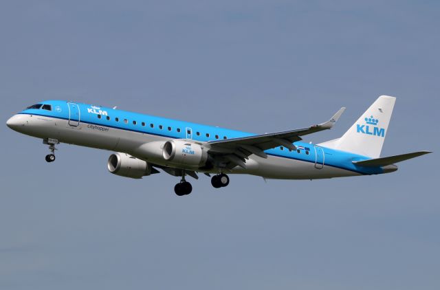 Embraer ERJ-190 (PH-EXC)