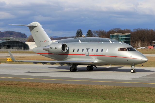 Canadair Challenger (9H-VFE)