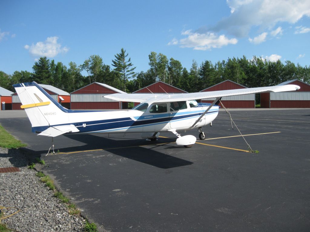 Cessna Skyhawk (N6454G) - Maine Scenic Airwayss 172.