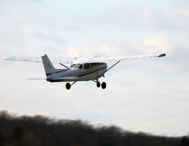 Cessna Skylane (N1727V)