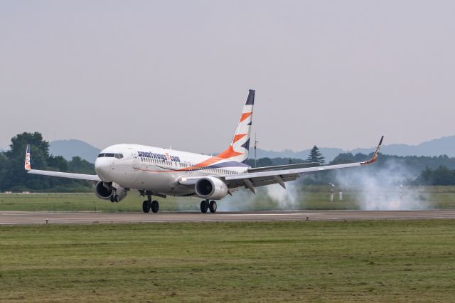 Boeing 737-800 (OK-TST)