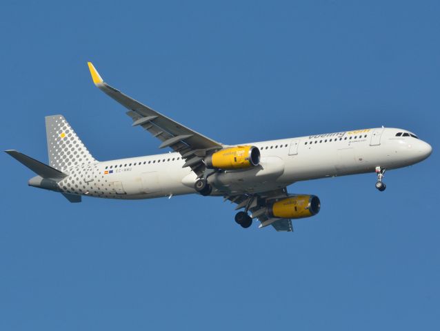 Airbus A321 (EC-MMU) - Kongelundsfortet RWY04L