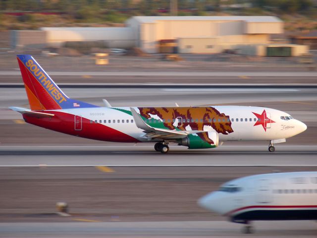 BOEING 737-300 (N609SW)