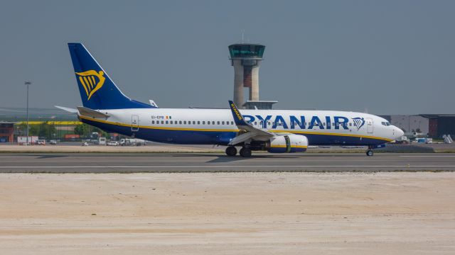 Boeing 737-700 (EI-EPB)