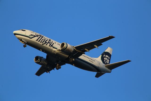 BOEING 737-400 (N795AS)
