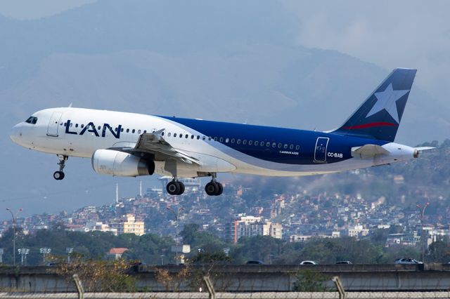 Airbus A320 (CC-BAB)