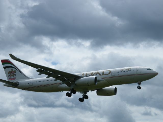 Airbus A330-200 (A6-EYM) - A6-EYM Airbus 330-243 CN 824