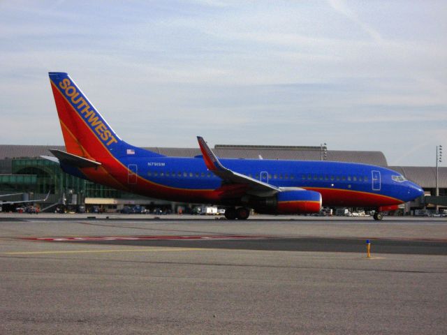 Boeing 737-700 (N791SW) - Line up and wait on RWY 20R