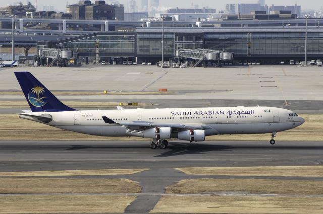 Airbus A340-200 (HZ-HMS2) - Landing at Haneda Intl Airport Rnw34L on 2014/02/18 "Saudi Private Aviation"