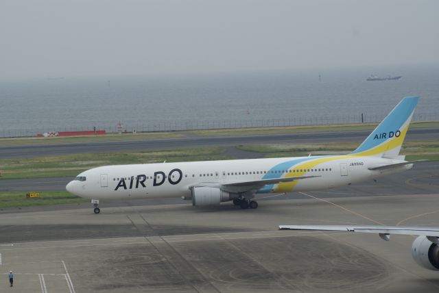 BOEING 767-300 (JA98AD) - Air Do (Hokkaido Int Airlines) B767-33AER cn27476