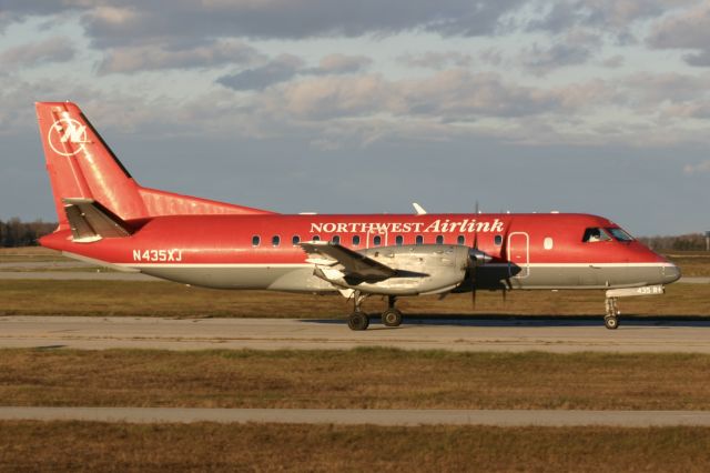 Saab 340 (N435XJ) - October 29, 2006 - autumn sunset at London 