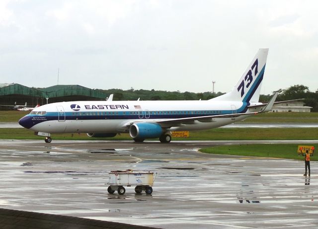 Boeing 737-800 (N276EA)