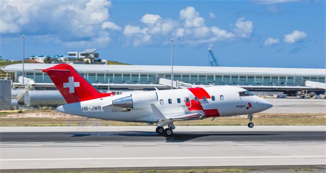 Canadair Challenger (HB-JWB) - Swiss Air-ambulance 62 arriving at St Maarten from Santa Maria after a fuel stop.br /They collected some special needs persons and departed.