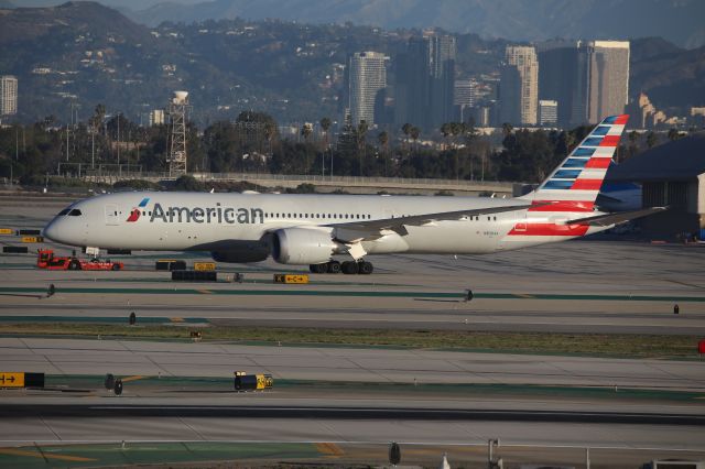 Boeing 787-9 Dreamliner (N838AA)