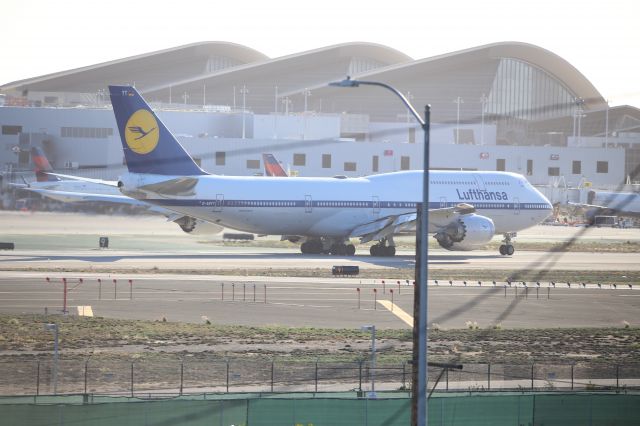 BOEING 747-8 (D-ABYT)