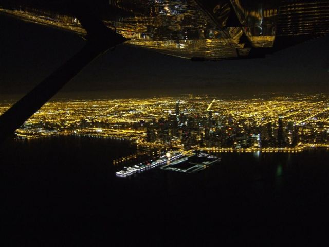 Cessna 206 Stationair (N65459) - Chicago looking its best.