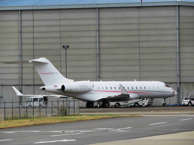 Bombardier Global Express (N810TS) - I take a picture on Nov 28, 2016.br /"Jet Edge International"