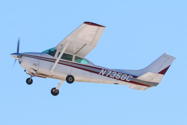 Cessna Skylane (N735GC)