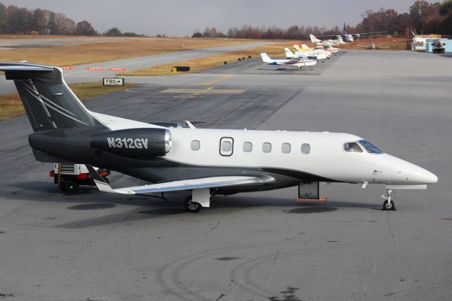 Embraer Phenom 300 (N312GV)