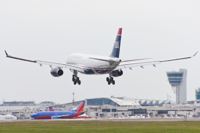 Airbus A330-200 (N280AY) - AWE707 beautifully descends for runway 27R.